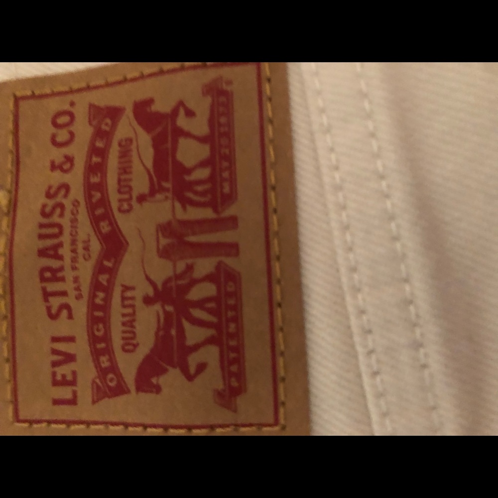 Mile high crop LEVI’S!